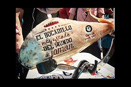 Le sandwich au jambon le plus long au monde (Huelva)